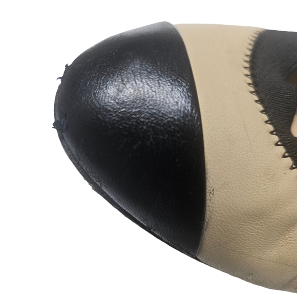 CHANEL Cap Toe Tan/ Black Ballet Flats Size 40/9-9.5 CC logo on side - Picture 7 of 13
